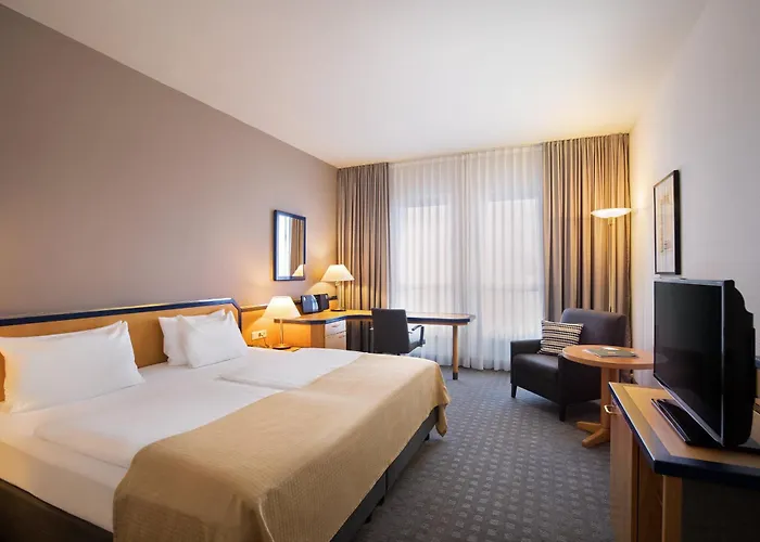 Hi International Hotel 4*