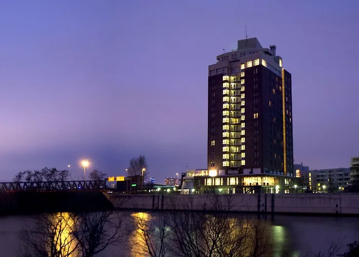 Hi International Hotel