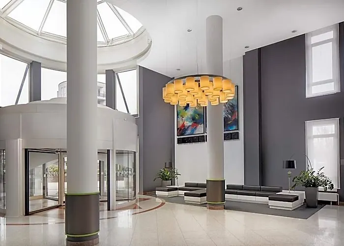 Hi International Hotel 4*